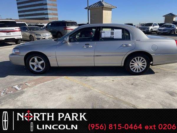 2003 Lincoln Town Car Executive - sedan - - by dealer for sale in San Antonio, TX – photo 8