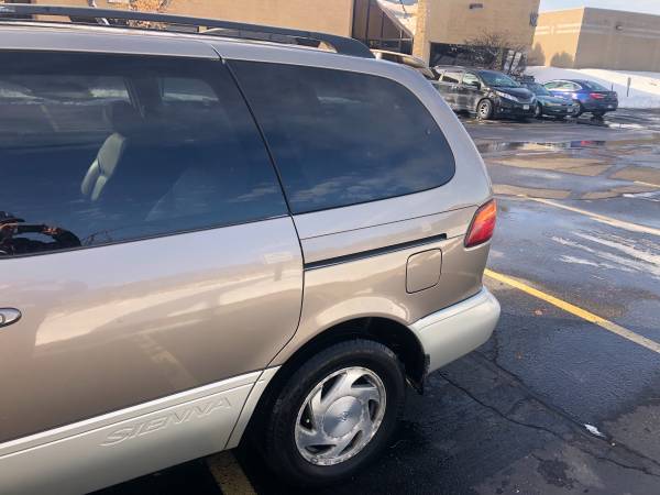 1998 Toyota Sienna xle - cars & trucks - by owner - vehicle... for sale in Saint Paul, MN – photo 9