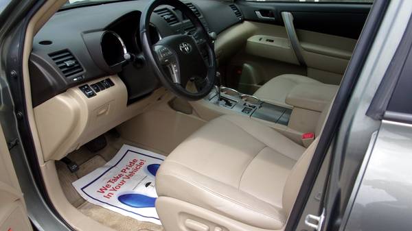 2010 Toyota Highlander Sport 4x4 0 Down $239 Month for sale in Mount Pleasant, IA – photo 14
