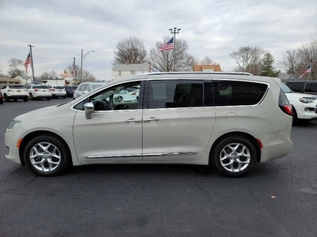 2020 Chrysler Pacifica Limited for sale in Sterling, IL – photo 4