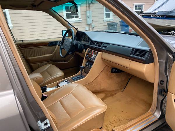 1990 Mercedes 300 E 4-Matic Sedan rare! for sale in Jefferson, OR – photo 14