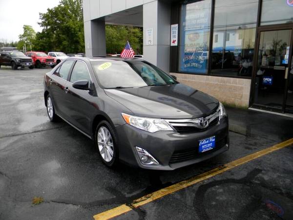 2012 Toyota Camry XLE 2 5L 4 CYL GAS SIPPING MID-SIZE SEDAN W/ROOF for sale in Plaistow, NH – photo 2