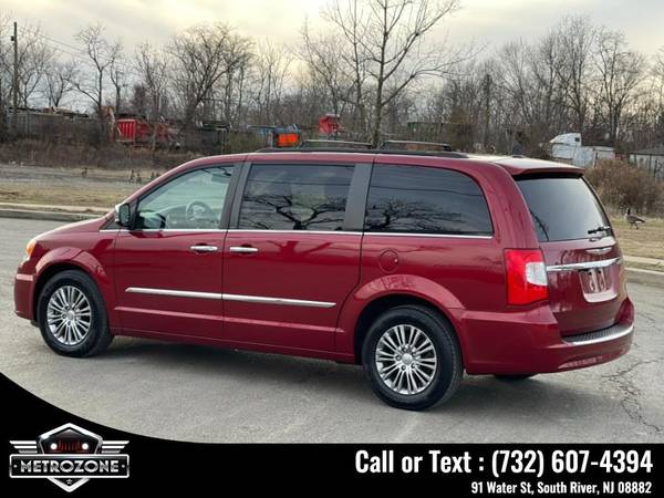 2013 Chrysler Town & Country Touring, Fully Loaded for sale in South River, NY – photo 9