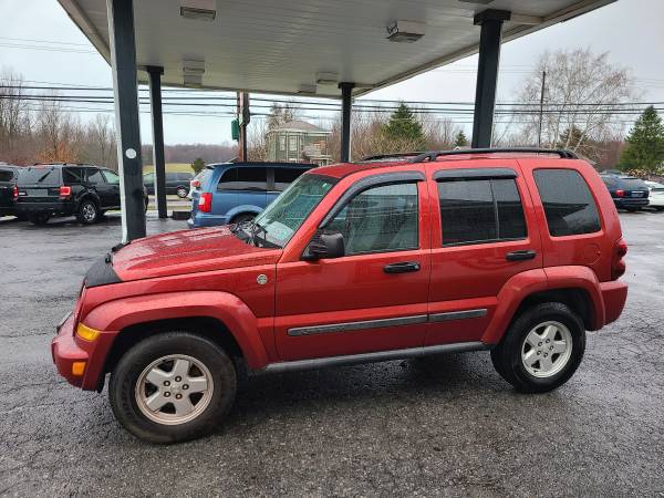 2007 Jeep Liberty 4x4 Clean Out Of State No Rust 2 Owners No... for sale in Oswego, NY – photo 4
