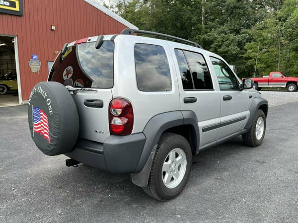 2007 Jeep Liberty Sport 4x4 Bright Silver Meta for sale in Johnstown , PA – photo 3