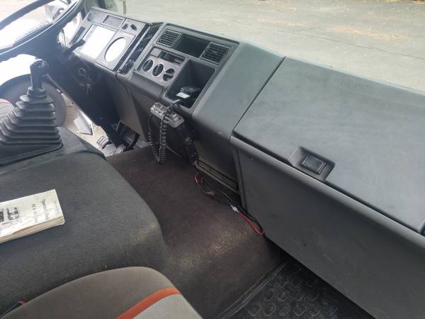 1987 Volvo fe6 only 115,000 miles power liftgate for sale in Monroe Township, NJ – photo 17