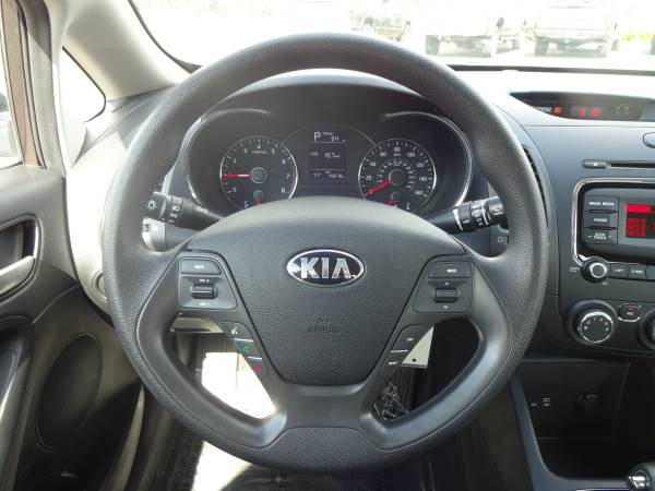 2017 Kia Forte LX 4dr Sedan 6A for sale in Crystal, MN – photo 17