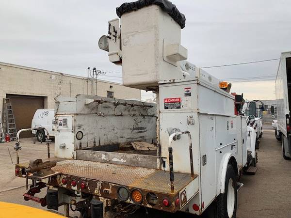 2005 *Ford* *F-750 47 FOOT OVER CENTER* *ALTEC BUCKET B for sale in Massapequa, CO – photo 3