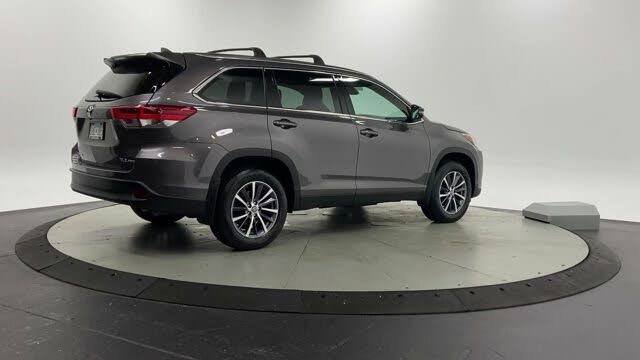 2019 Toyota Highlander XLE AWD for sale in Bloomington, MN – photo 5