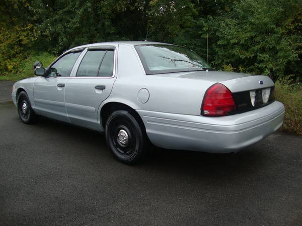 2003 Ford Crown Victoria (Extra Clean/Police Interceptor) for sale in Racine, WI – photo 7