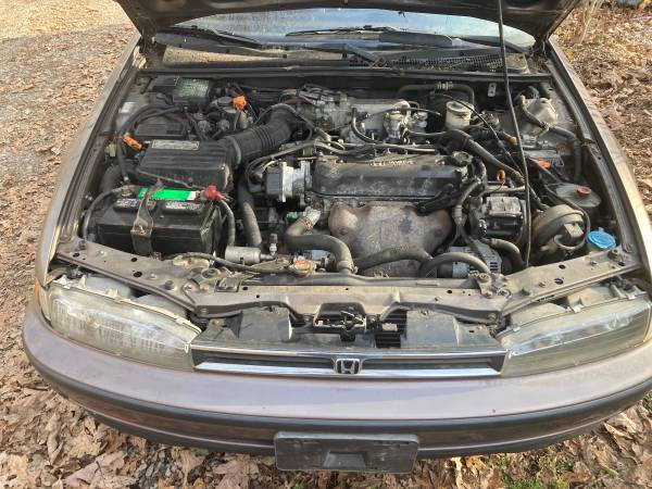 1993 Honda Accord 4door Automatic new tires and battery - cars & for sale in Saltville, VA – photo 4