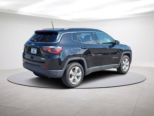 2018 Jeep Compass Latitude 2WD - - by dealer - vehicle for sale in Clayton, NC – photo 9
