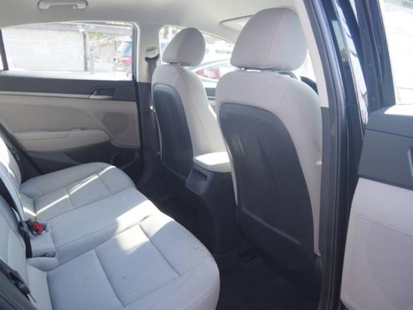 2017 HYUNDAI Elantra SE 2.0L Auto (Alabama) *Ltd Avail* 4dr Car for sale in Jamaica, NY – photo 16