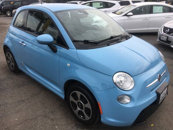 2017 Fiat 500e Electric LOW MILES (US MOTORS) - - by for sale in Stockton, CA – photo 4