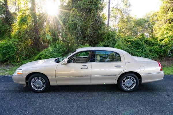 2008 Lincoln Town Car Signature Limited 4dr Sedan - CALL or TEXT... for sale in Sarasota, FL – photo 5