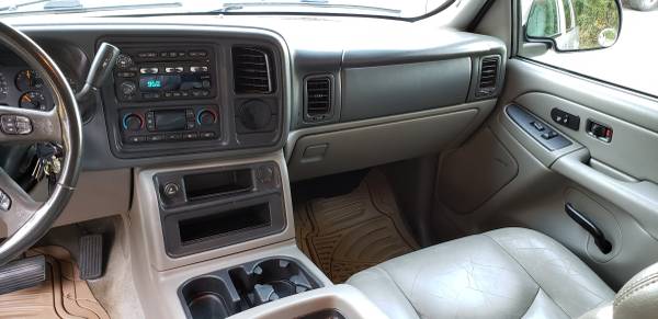 '04 Chevy Suburban LT 4x4- Loaded!Leather!Super Clean!Low Mile Engine! for sale in Toms River, NJ – photo 10