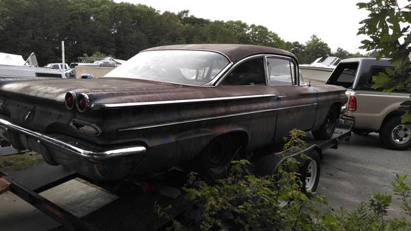 1960 Pontiac Catalina Coupe , 389, Rusty but maybe restorable or rat for sale in Mattapoisett, MA – photo 5