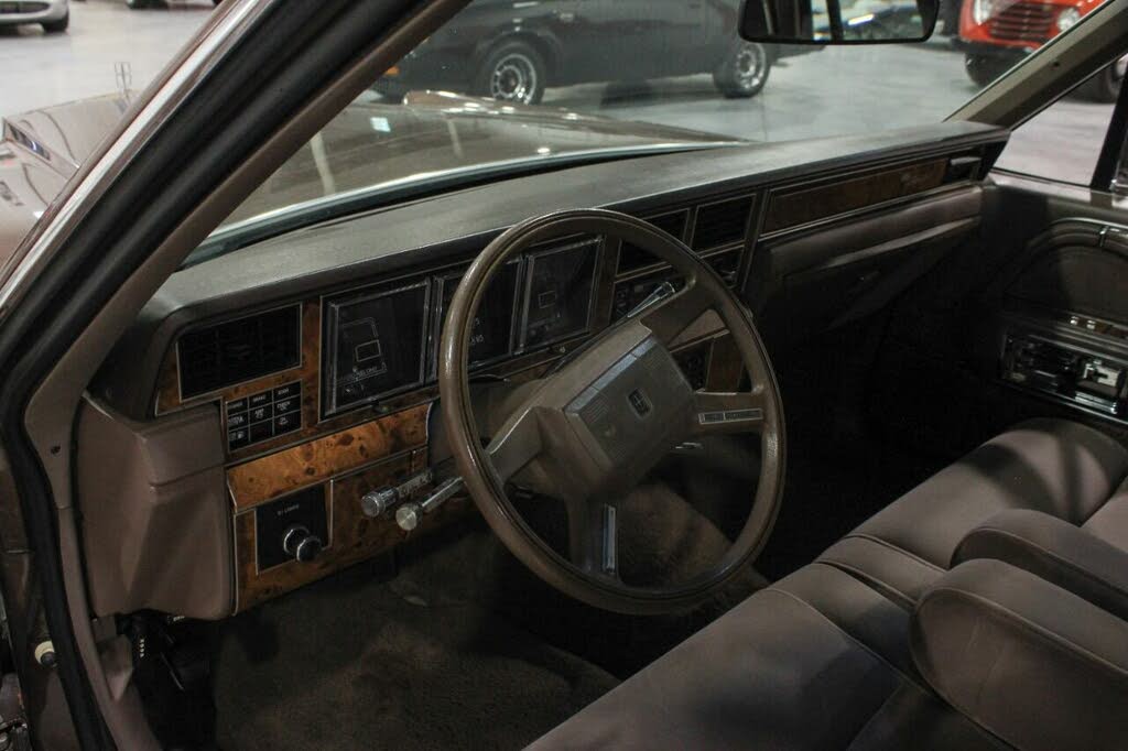 1987 Lincoln Town Car Base for sale in Grand Rapids, MI – photo 57
