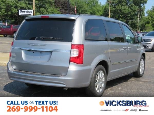 2016 Chrysler Town Country Touring for sale in Vicksburg, MI – photo 5