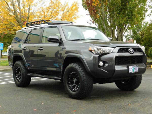 2018 Toyota 4Runner SR5 4X4 / 3RD SEAT / Navi / LIFTED LIFTED 4x4 SR5 for sale in Portland, OR – photo 2