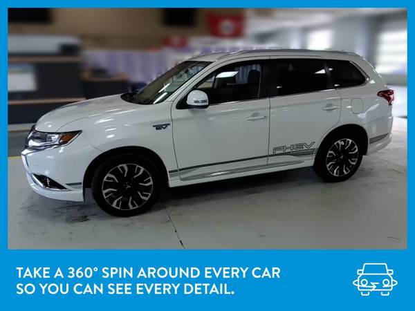2018 Mitsubishi Outlander PHEV SEL Sport Utility 4D suv White for sale in Manchester, NH – photo 3
