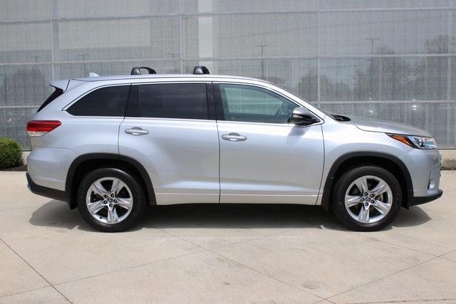 2019 Toyota Highlander Limited for sale in Greenwood, IN – photo 3