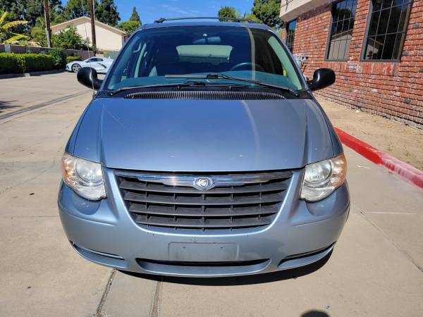 2005 CHRYSLER TOWN AND COUNTRY CLEAN TITLE LOW MILES - cars & for sale in Stanton, CA – photo 2