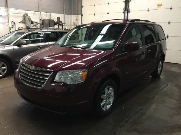 2008 CHRYSLER TOWN & COUNTRY 4D WAGON TOURING 1 owner clean carfax for sale in Fairfield, NY