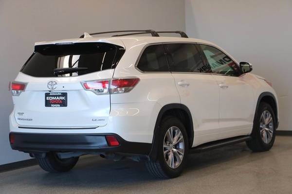 2015 Toyota Highlander LE Plus hatchback White - - by for sale in Nampa, ID – photo 4