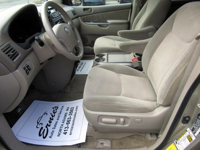 2009 Toyota Sienna LE for sale in North Adams, MA – photo 13