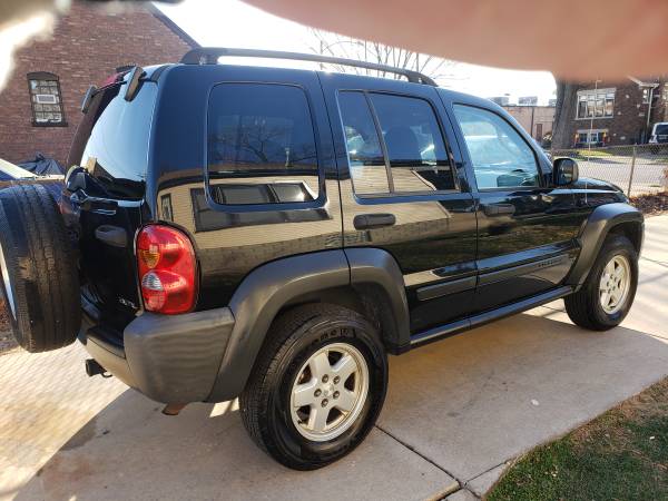 2006 JEEP LIBERTY 4X4... GAS SAVER SUV.... - cars & trucks - by... for sale in Evergreen Park, IL – photo 3
