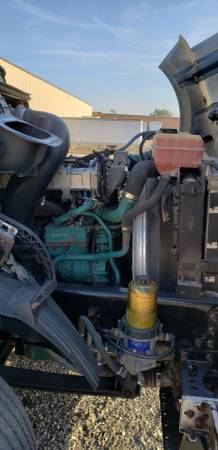 2008 volvo vn/vnl 670 with Volvo D12 engine for sale in Chicago, IL – photo 10
