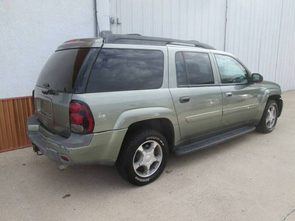 2004 Chevrolet TrailBlazer EXT LT 4x4 4dr SUV 5.3 V8 3rd Row Seating for sale in osage beach mo 65065, MO – photo 2