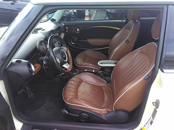 2010 MINI COOPER HARDTOP LEATHER HEATED SEATS RUNS GOOD+CLEAN IN OUT... for sale in Allentown, PA – photo 3
