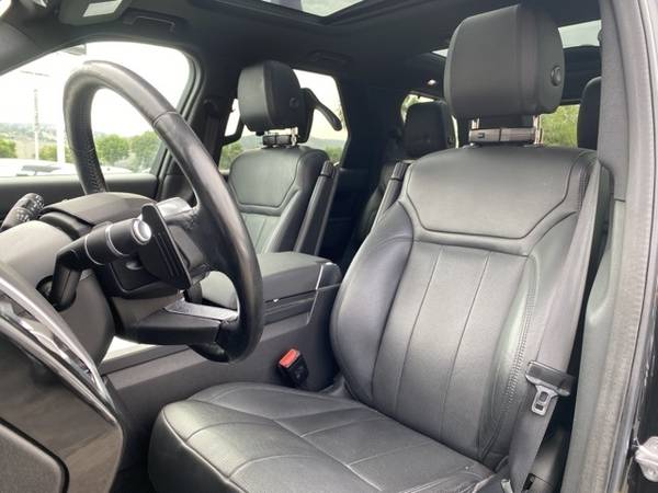 2018 Land Rover Discovery SE - - by dealer - vehicle for sale in City of Industry, CA – photo 14