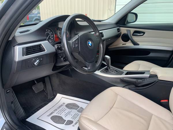 2011 BMW 328i xDrive AWD two-tone Black and Beige interior for sale in Jeffersonville, KY – photo 9