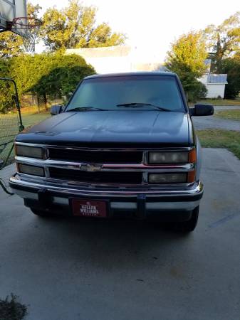 94 Suburban 1500 4x4 for sale in Winterville, NC – photo 2