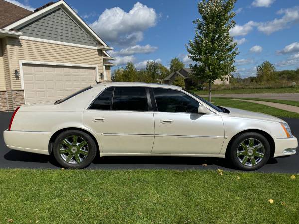 2007 Cadillac DTS for sale in Hugo, MN – photo 2