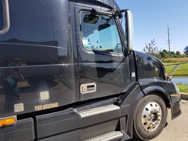 Semi Truck for sale in Janesville, WI – photo 14