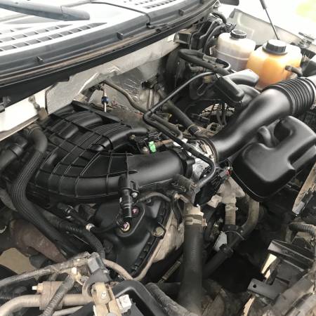 Clean Rust Free Floridian F150 4 x 4 - - by dealer for sale in Evansville, WI – photo 19