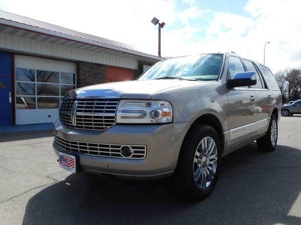 ★★★ 2007 Lincoln Navigator Luxury 4x4 Loaded! ★★★ for sale in Grand Forks, MN – photo 2