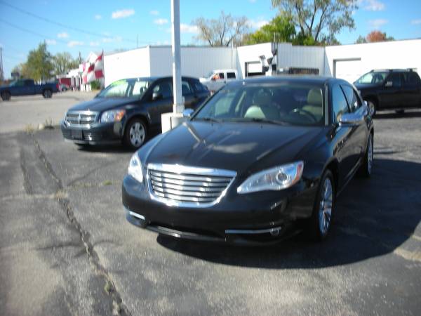 2013 CHRYSLER 200 LIMITED LOW MILES - cars & trucks - by dealer -... for sale in Defiance, OH