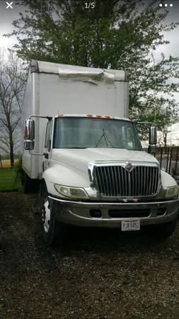 2004 international box truck for sale in Pataskala, OH