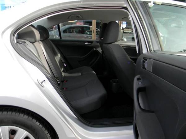 2011 Volkswagen Jetta S 2 0L 4 CYL GAS SIPPING LOW MILEAGE MID-SIZE for sale in Plaistow, MA – photo 13