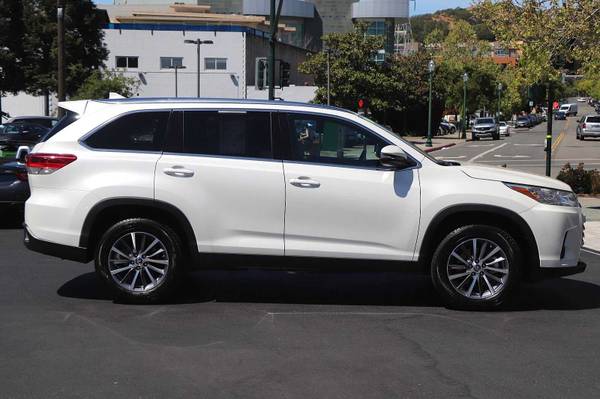 2018 Toyota Highlander Silver LOW PRICE - Great Car! for sale in Walnut Creek, CA – photo 4