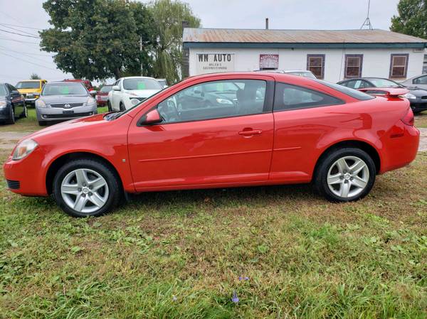 2007 Pontiac G5 coupe 5 speed 1 owner just serviced comes NYSI for sale in ADAMS CENTER, NY – photo 2