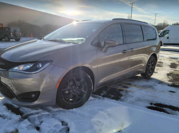 2018 Chrysler Pacifica Touring L for sale in Jamesville, NY – photo 3