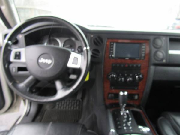 2008 Jeep Commander Limited 4WD 5.7L Hemi 3rd Seat! - cars & trucks... for sale in Burnsville, MN – photo 9
