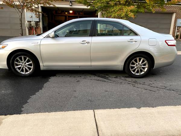 2010 TOYOTA CAMRY HYBRID EXCELLENT COND/LOW MILES - cars & for sale in Ashburn, District Of Columbia – photo 4