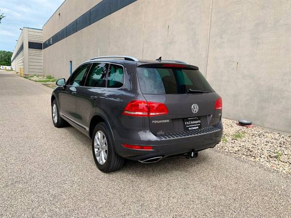 2011 Volkswagen VW Touareg TDI - Desirable Diesel MPG -1-OWNER LOW Mil for sale in Madison, WI – photo 15